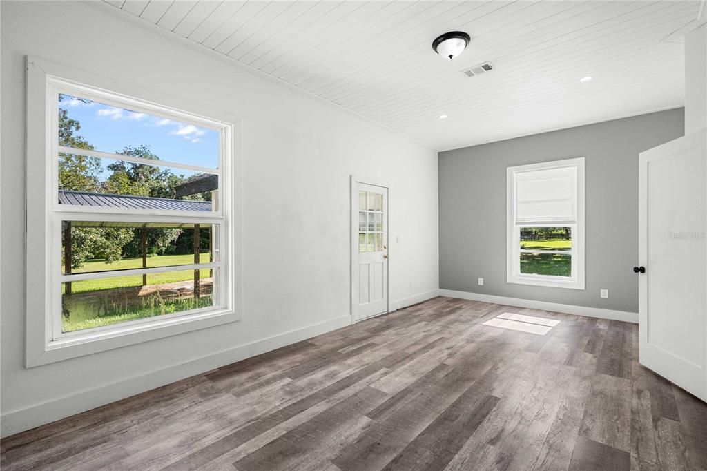 Active With Contract: $968,000 (3 beds, 3 baths, 2918 Square Feet)