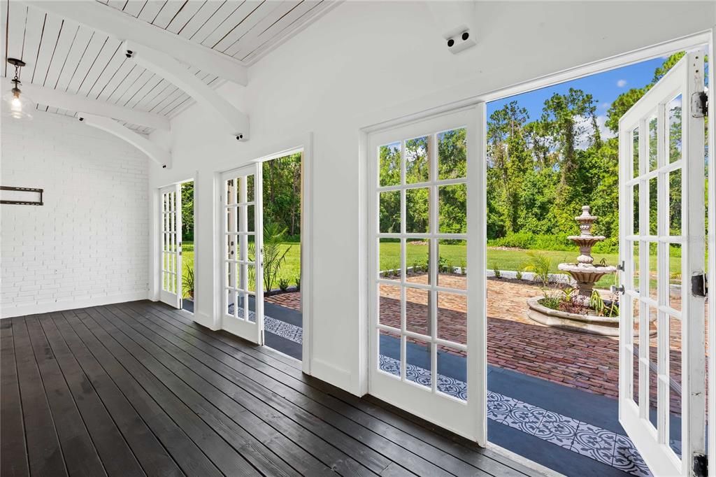 Active With Contract: $968,000 (3 beds, 3 baths, 2918 Square Feet)