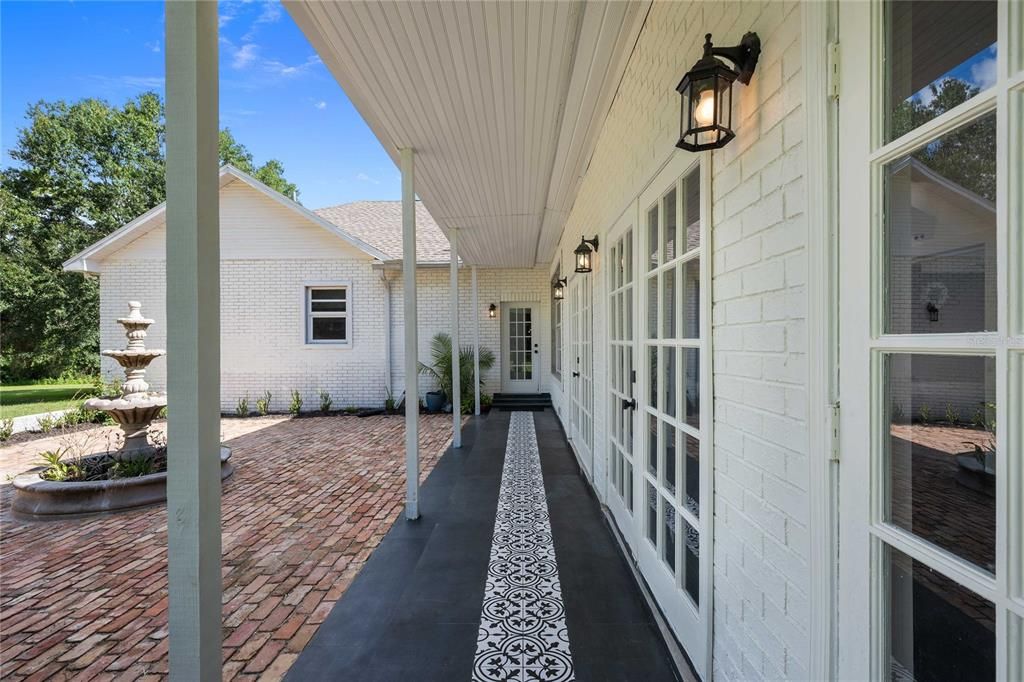 Active With Contract: $968,000 (3 beds, 3 baths, 2918 Square Feet)