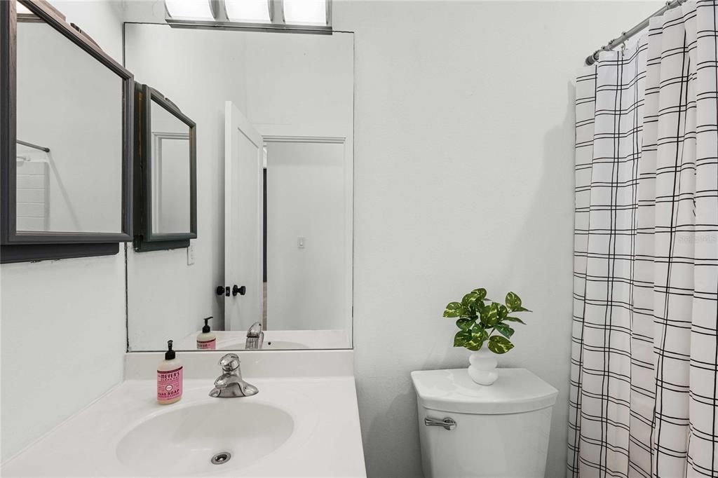 Active With Contract: $968,000 (3 beds, 3 baths, 2918 Square Feet)