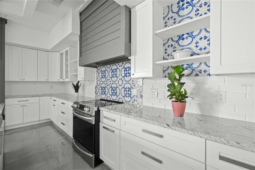 Active With Contract: $968,000 (3 beds, 3 baths, 2918 Square Feet)