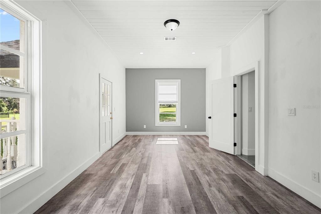 Active With Contract: $968,000 (3 beds, 3 baths, 2918 Square Feet)