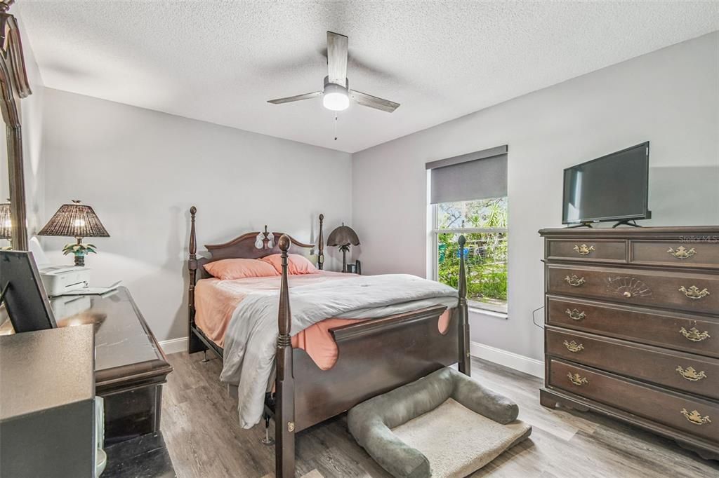 На продажу: $164,000 (2 спален, 1 ванн, 1008 Квадратных фут)