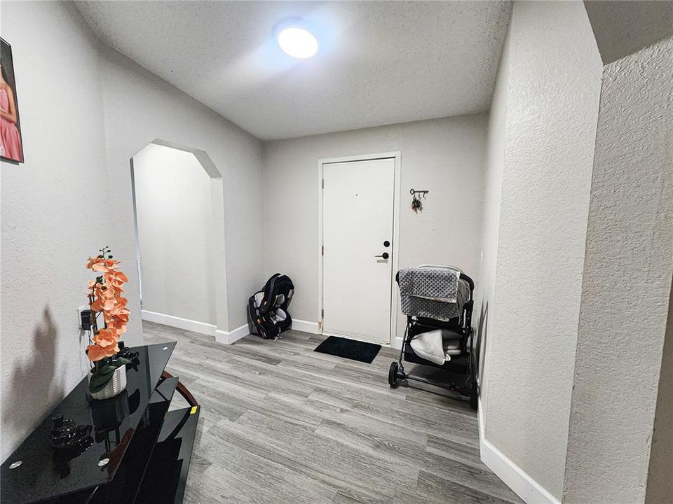 For Sale: $925,000 (4 beds, 3 baths, 1704 Square Feet)