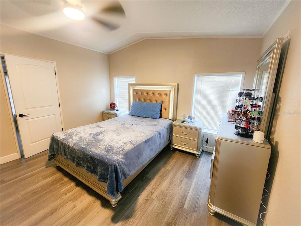 For Sale: $925,000 (4 beds, 3 baths, 1704 Square Feet)