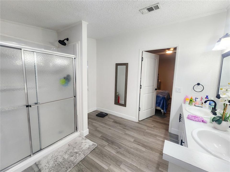 For Sale: $925,000 (4 beds, 3 baths, 1704 Square Feet)