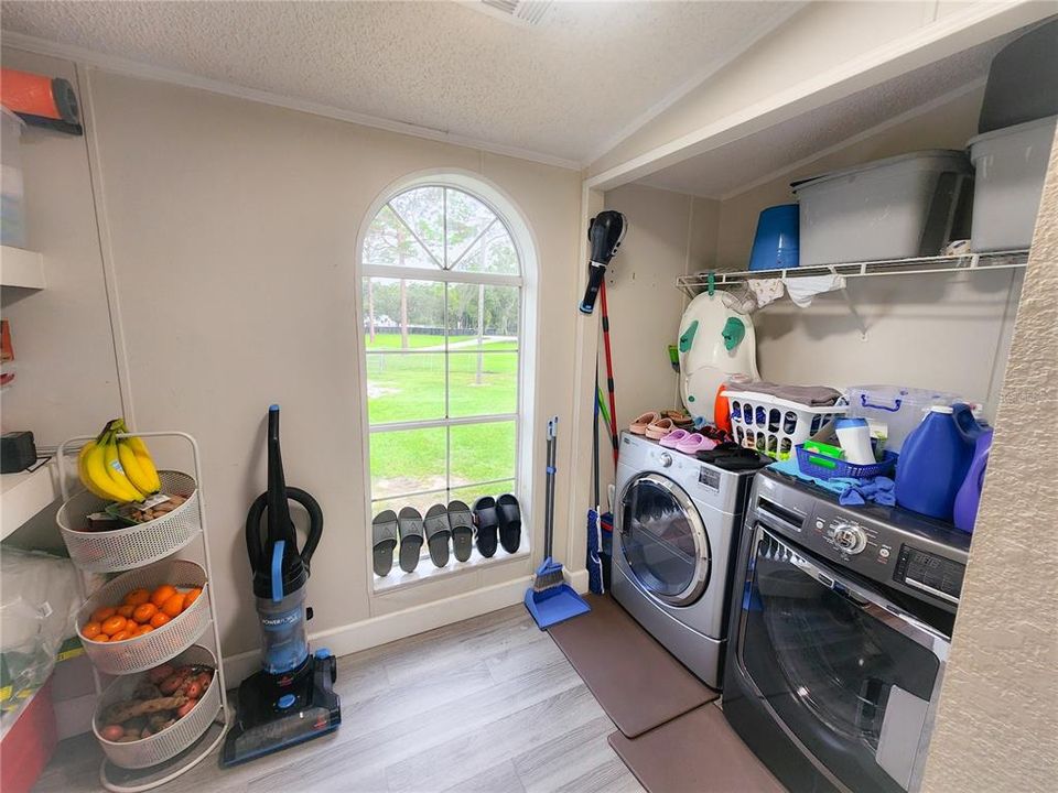 For Sale: $925,000 (4 beds, 3 baths, 1704 Square Feet)