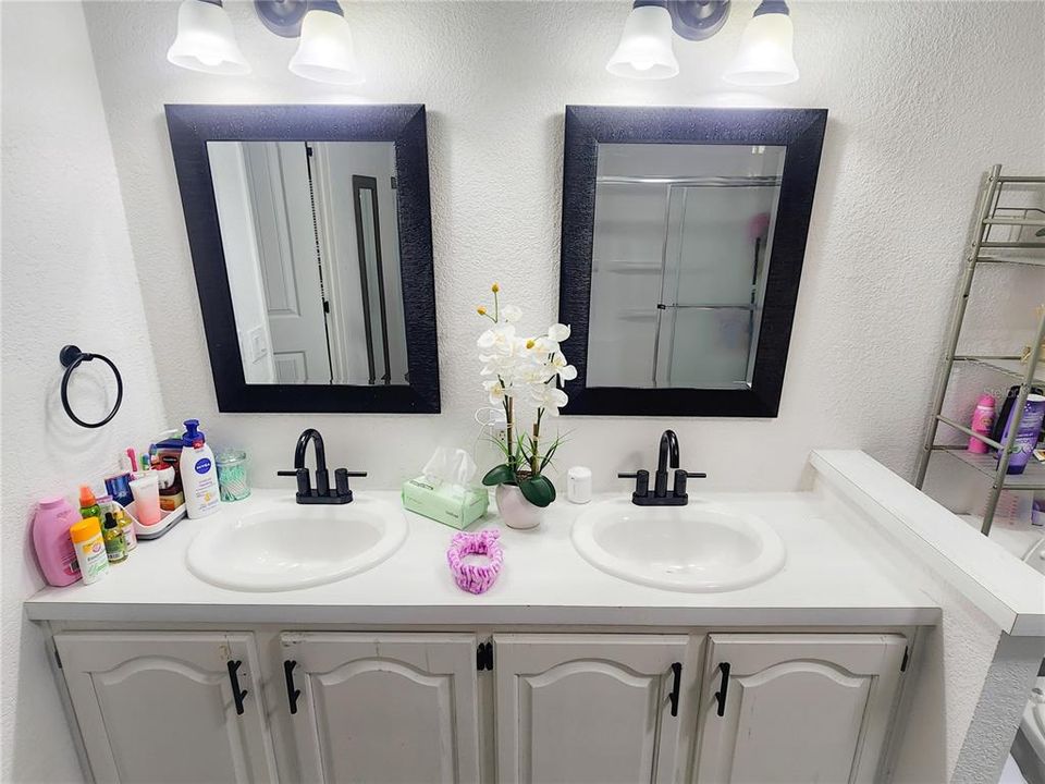 For Sale: $925,000 (4 beds, 3 baths, 1704 Square Feet)