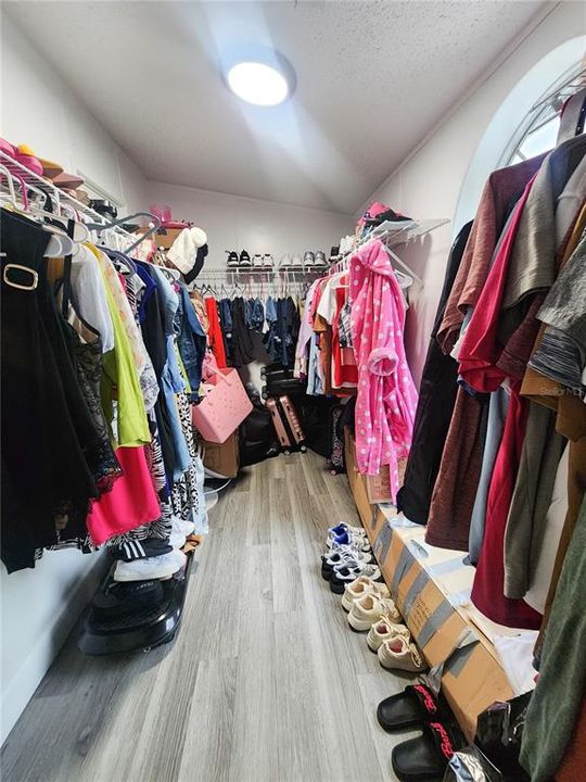 For Sale: $925,000 (4 beds, 3 baths, 1704 Square Feet)