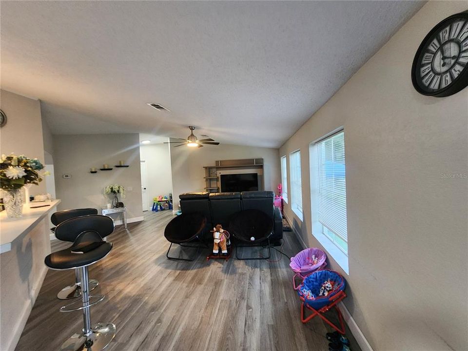 For Sale: $925,000 (4 beds, 3 baths, 1704 Square Feet)