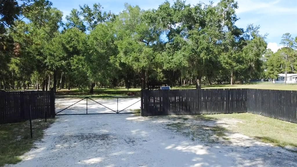 For Sale: $925,000 (4 beds, 3 baths, 1704 Square Feet)