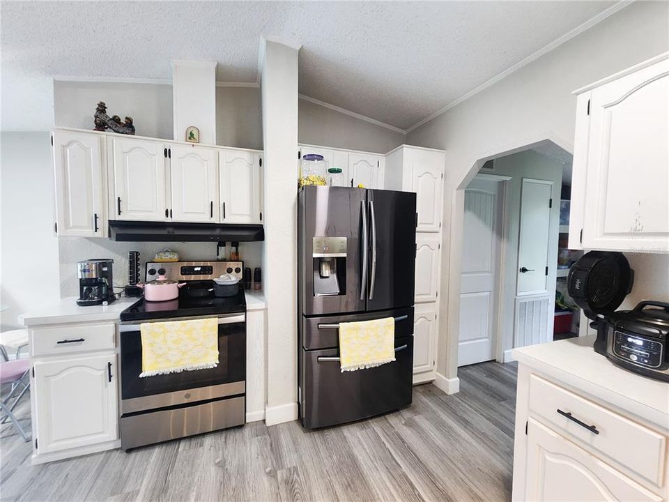 For Sale: $925,000 (4 beds, 3 baths, 1704 Square Feet)