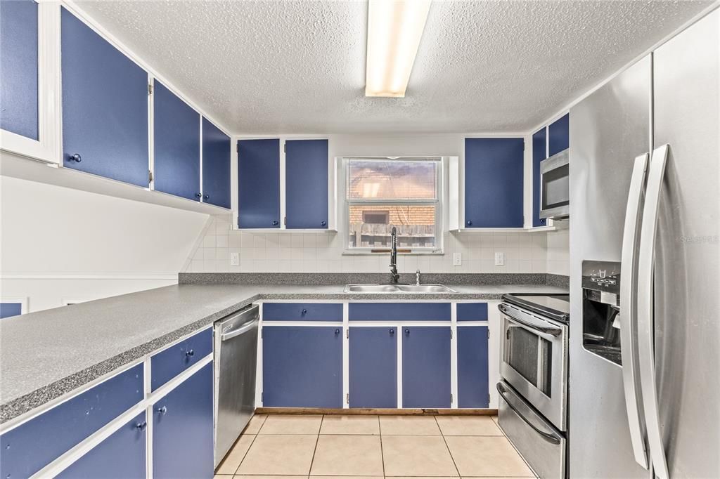 出租: $1,650 (2 贝兹, 1 浴室, 1184 平方英尺)