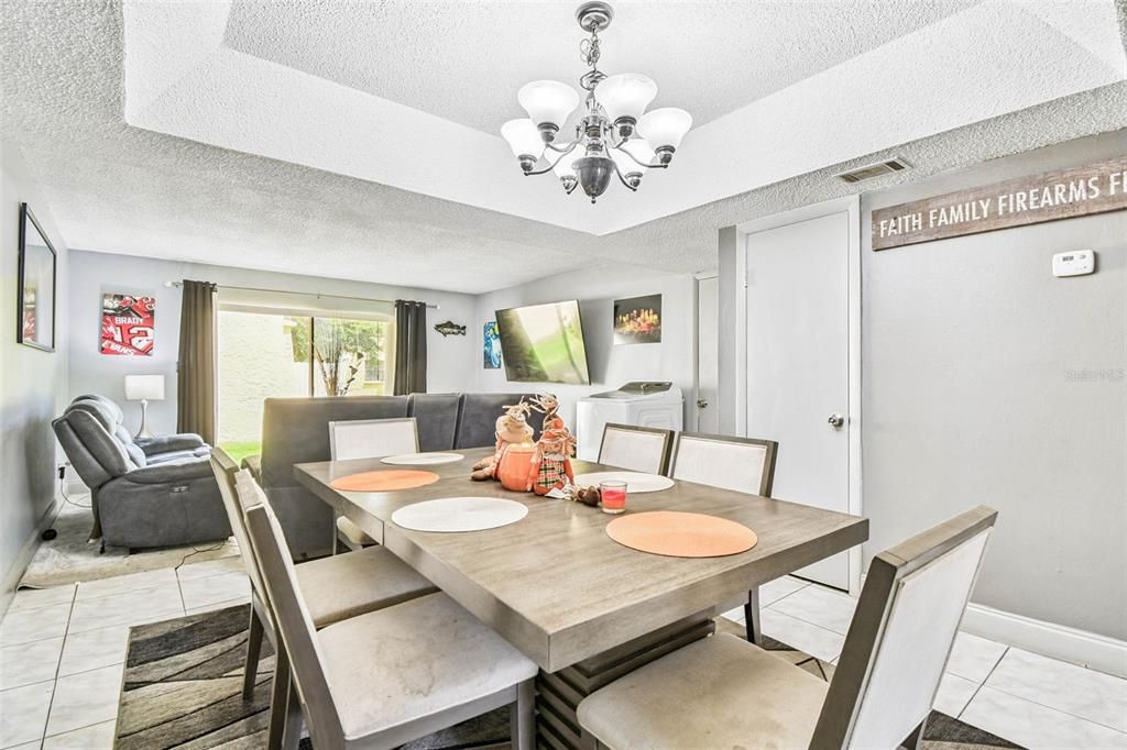 На продажу: $190,000 (3 спален, 2 ванн, 1588 Квадратных фут)