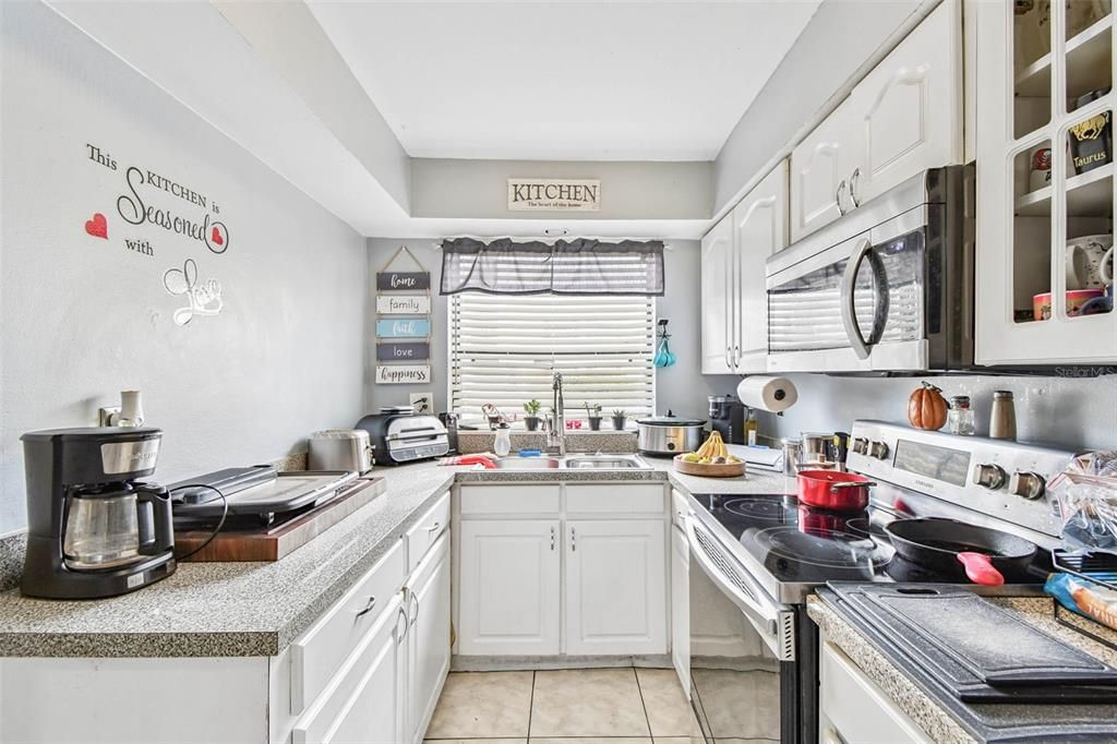 На продажу: $190,000 (3 спален, 2 ванн, 1588 Квадратных фут)