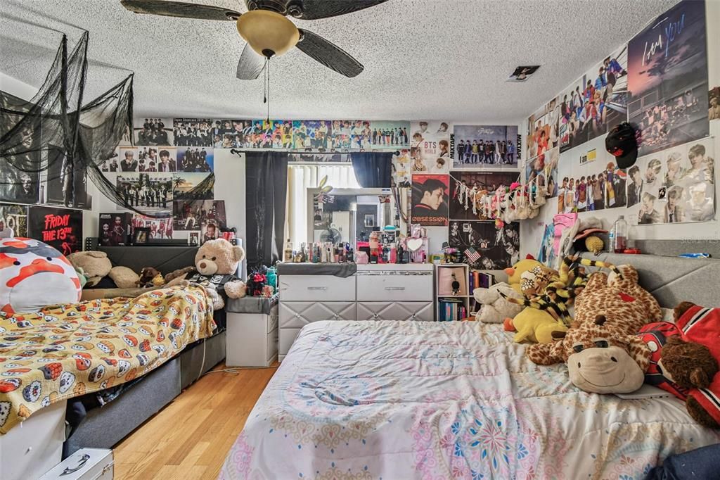 На продажу: $190,000 (3 спален, 2 ванн, 1588 Квадратных фут)