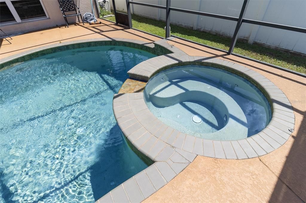 待售: $420,000 (4 贝兹, 2 浴室, 2825 平方英尺)