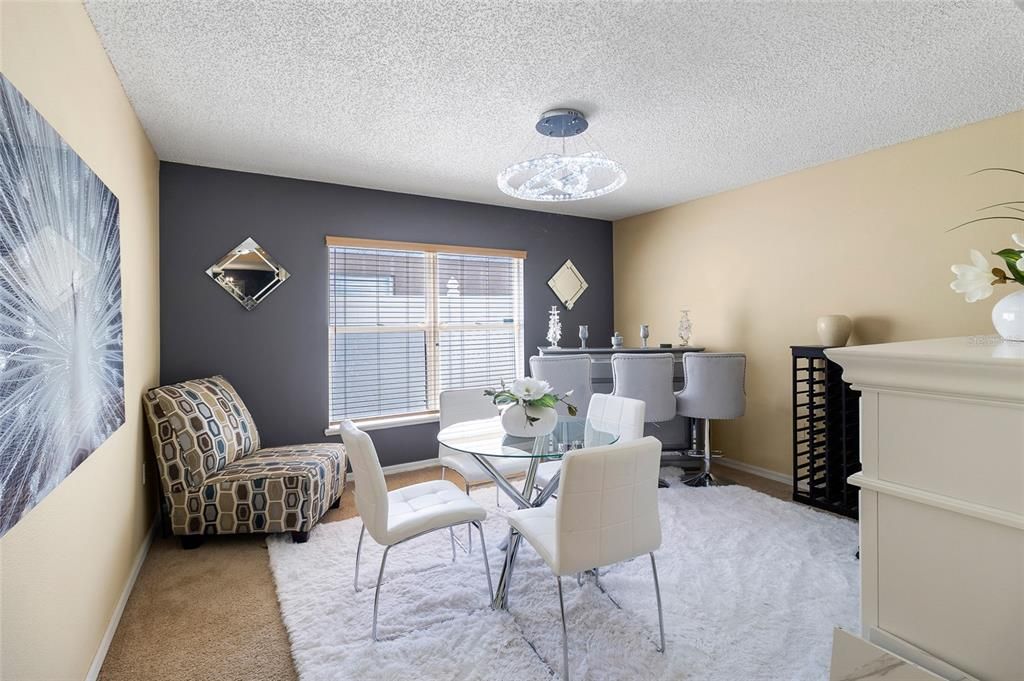 待售: $420,000 (4 贝兹, 2 浴室, 2825 平方英尺)