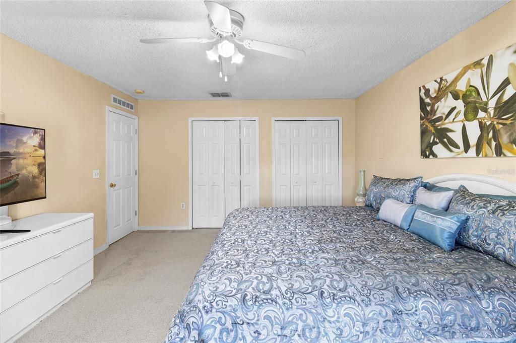 待售: $420,000 (4 贝兹, 2 浴室, 2825 平方英尺)