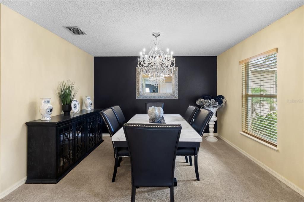 待售: $420,000 (4 贝兹, 2 浴室, 2825 平方英尺)