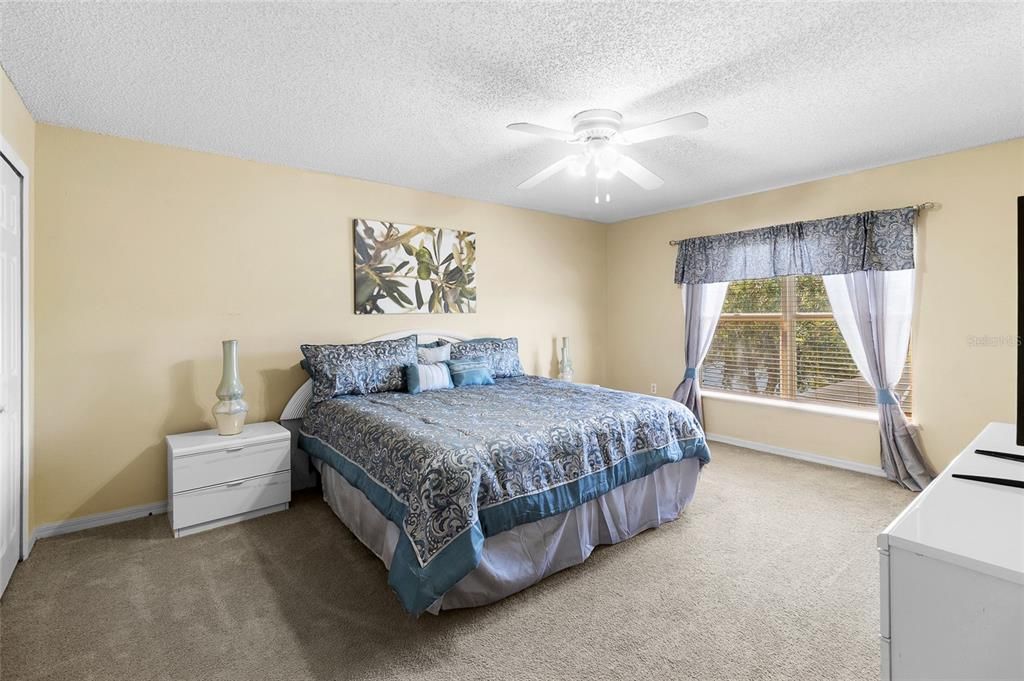 待售: $420,000 (4 贝兹, 2 浴室, 2825 平方英尺)