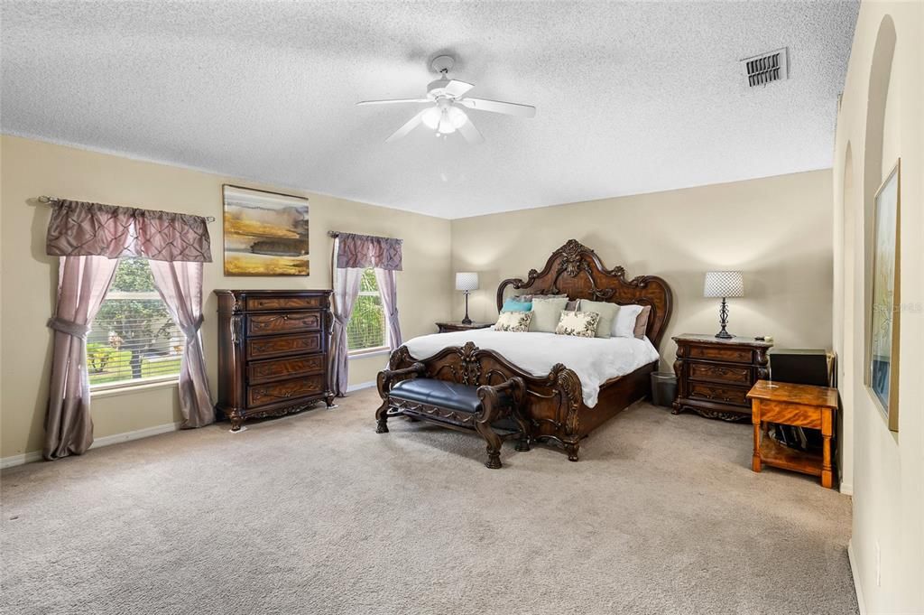 待售: $420,000 (4 贝兹, 2 浴室, 2825 平方英尺)