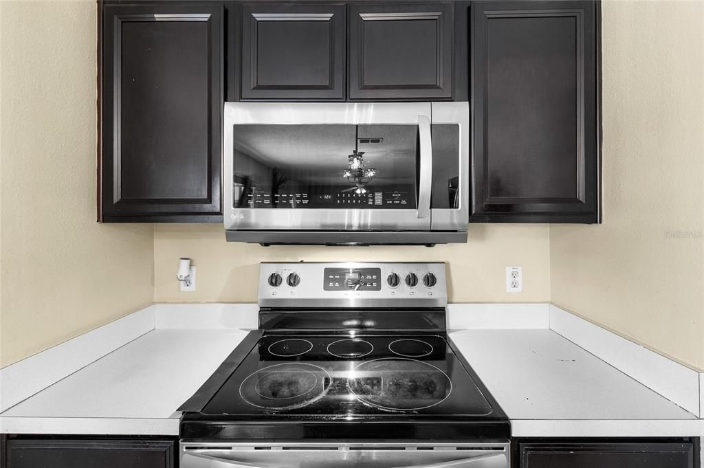 待售: $420,000 (4 贝兹, 2 浴室, 2825 平方英尺)