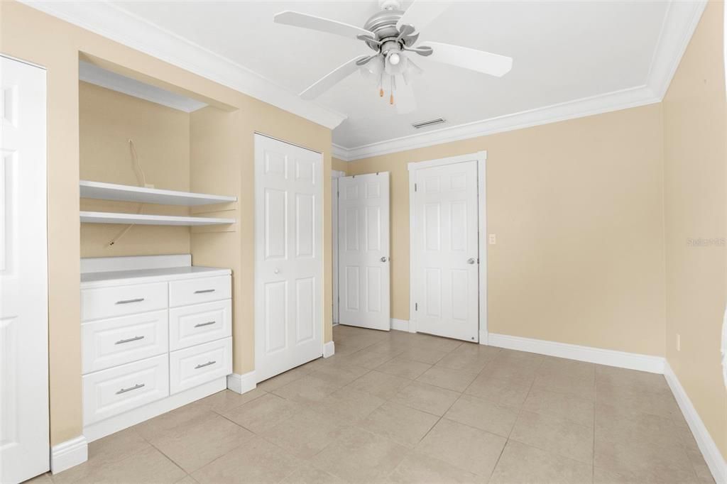 Active With Contract: $225,000 (2 beds, 2 baths, 1255 Square Feet)