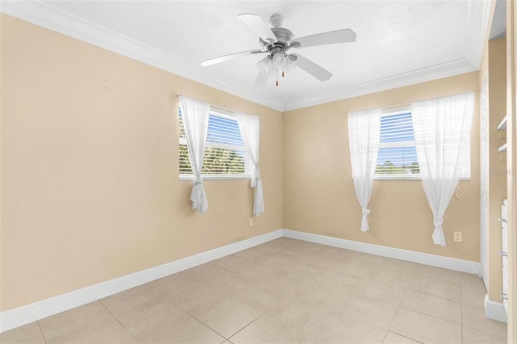 Active With Contract: $225,000 (2 beds, 2 baths, 1255 Square Feet)