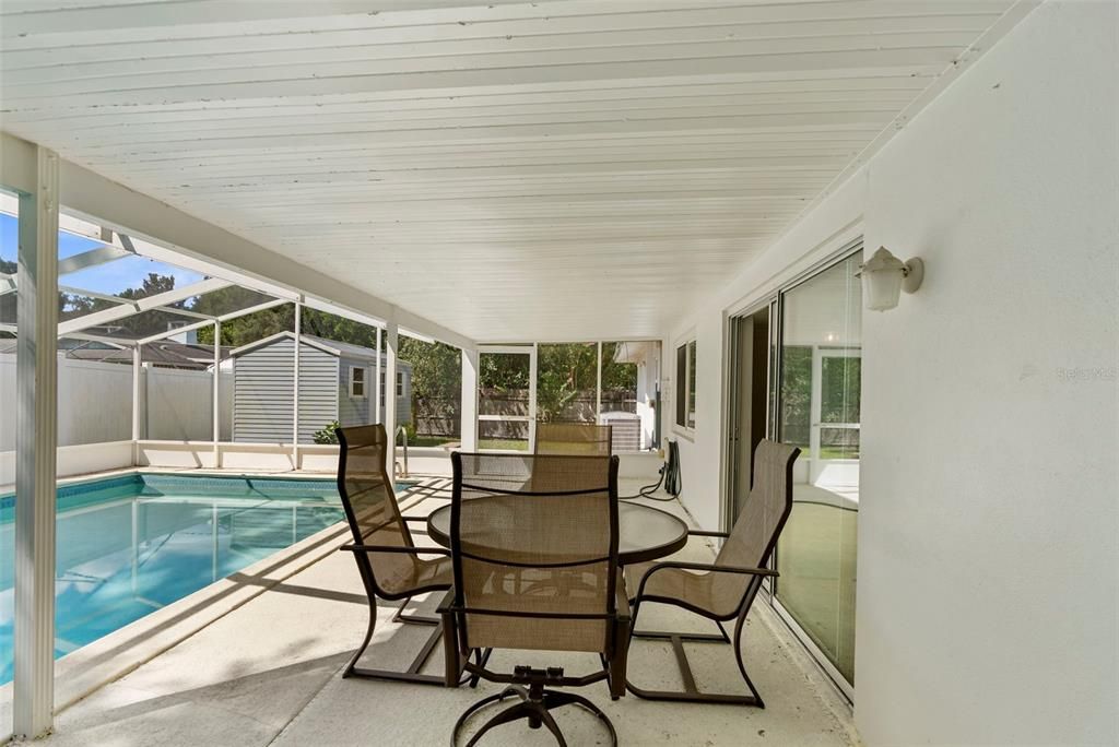 Active With Contract: $225,000 (2 beds, 2 baths, 1255 Square Feet)