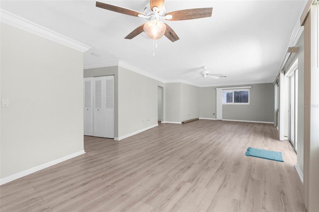 Active With Contract: $225,000 (2 beds, 2 baths, 1255 Square Feet)