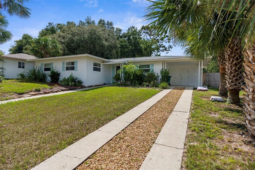 Active With Contract: $225,000 (2 beds, 2 baths, 1255 Square Feet)