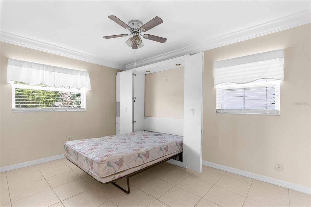 Active With Contract: $225,000 (2 beds, 2 baths, 1255 Square Feet)