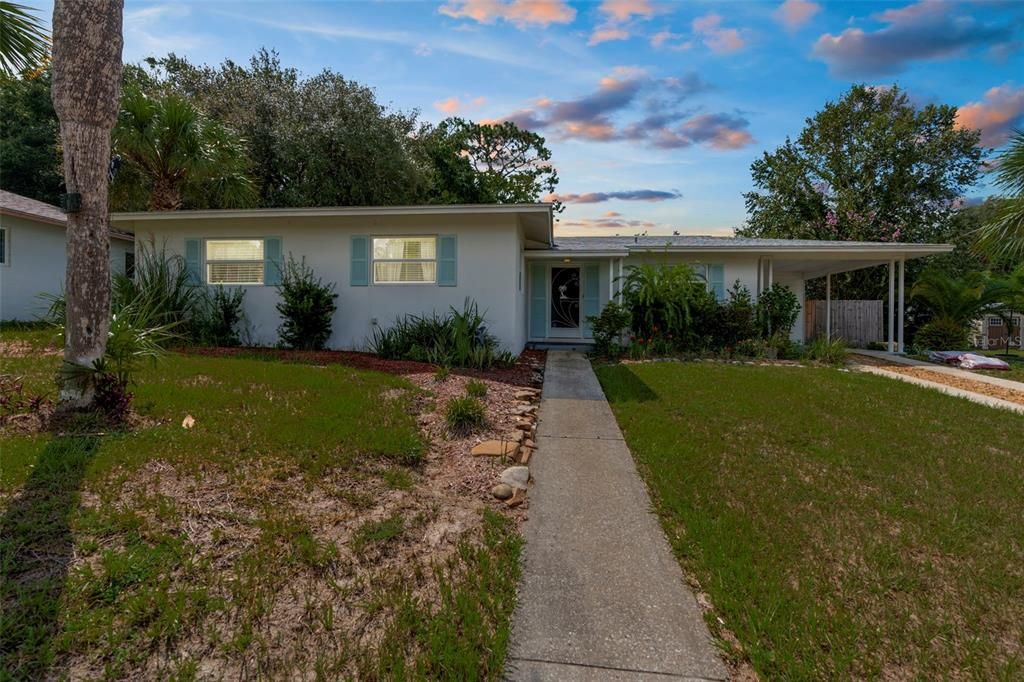 Active With Contract: $225,000 (2 beds, 2 baths, 1255 Square Feet)