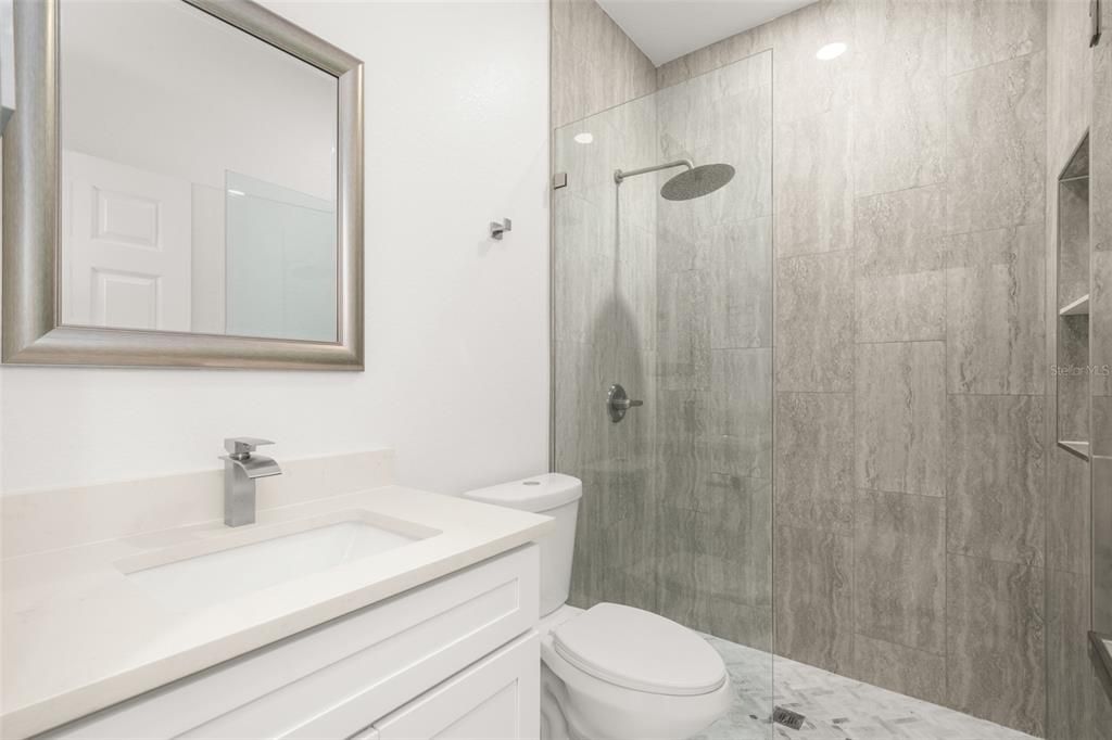 For Sale: $350,000 (3 beds, 3 baths, 1687 Square Feet)