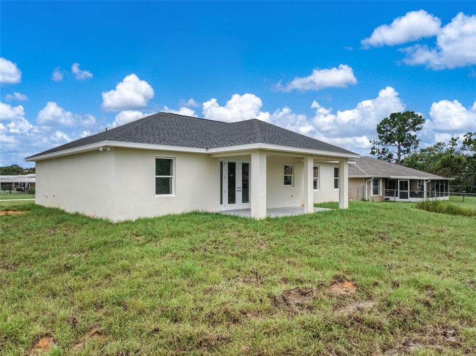 For Sale: $350,000 (3 beds, 3 baths, 1687 Square Feet)