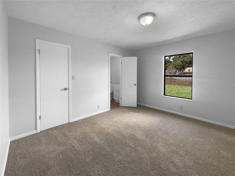 Active With Contract: $200,000 (3 beds, 2 baths, 1078 Square Feet)