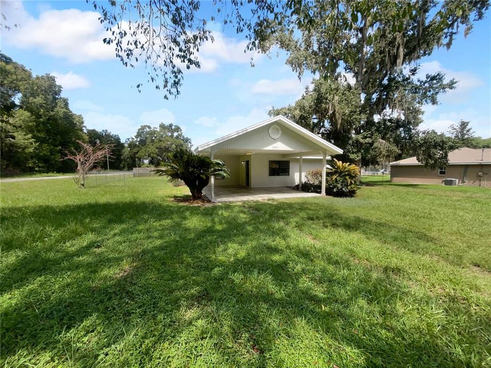 Active With Contract: $200,000 (3 beds, 2 baths, 1078 Square Feet)