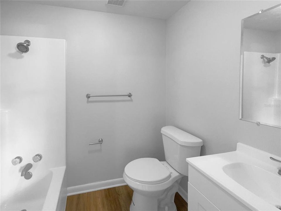 Active With Contract: $200,000 (3 beds, 2 baths, 1078 Square Feet)