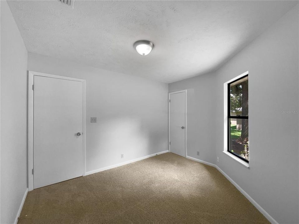 Active With Contract: $200,000 (3 beds, 2 baths, 1078 Square Feet)