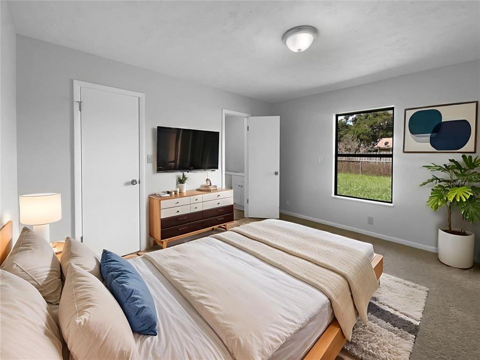 Active With Contract: $200,000 (3 beds, 2 baths, 1078 Square Feet)