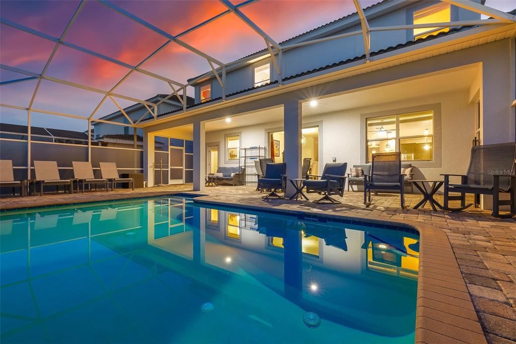 На продажу: $925,000 (8 спален, 5 ванн, 4350 Квадратных фут)