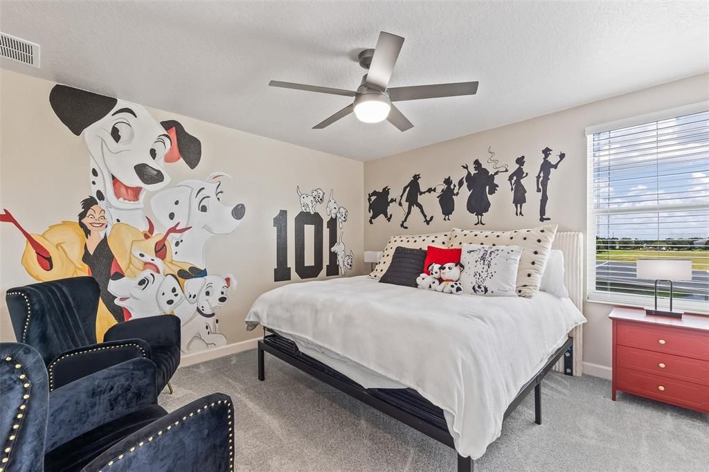 На продажу: $925,000 (8 спален, 5 ванн, 4350 Квадратных фут)