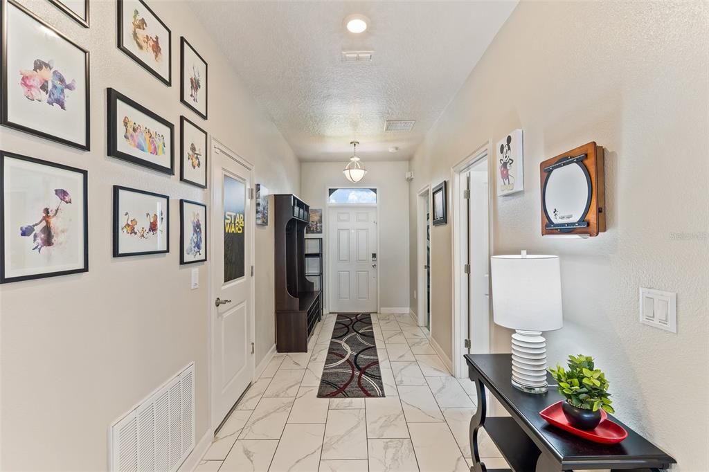 На продажу: $925,000 (8 спален, 5 ванн, 4350 Квадратных фут)