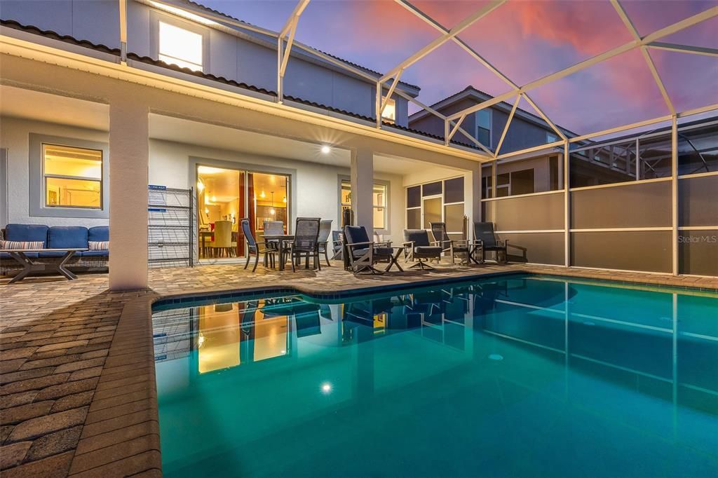 На продажу: $925,000 (8 спален, 5 ванн, 4350 Квадратных фут)