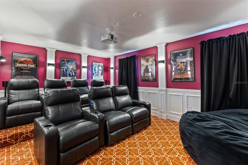 На продажу: $925,000 (8 спален, 5 ванн, 4350 Квадратных фут)