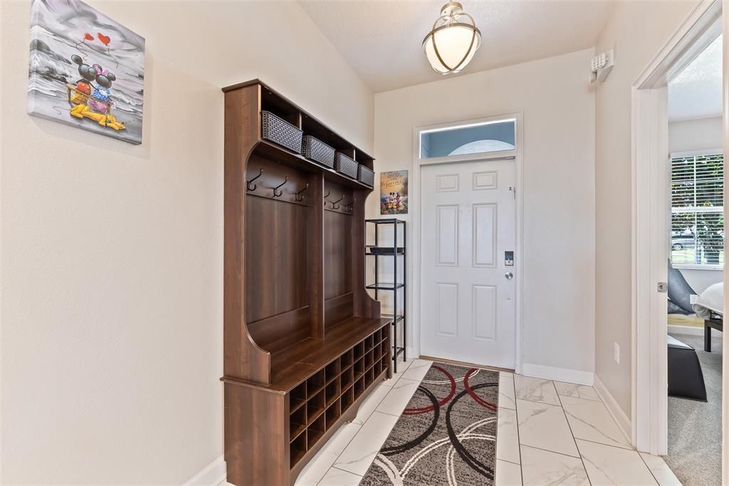 На продажу: $925,000 (8 спален, 5 ванн, 4350 Квадратных фут)