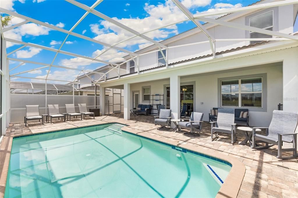 На продажу: $925,000 (8 спален, 5 ванн, 4350 Квадратных фут)