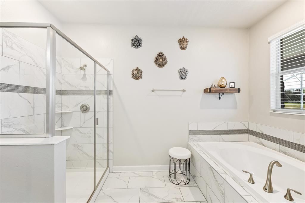 На продажу: $925,000 (8 спален, 5 ванн, 4350 Квадратных фут)