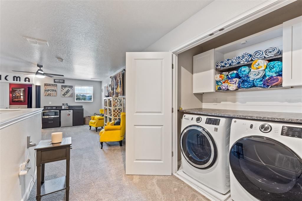 На продажу: $925,000 (8 спален, 5 ванн, 4350 Квадратных фут)